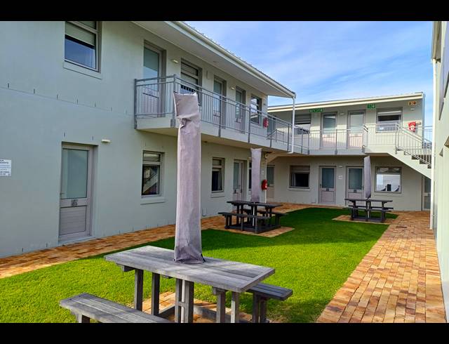 M² LODGE FOR SALE IN KLEINMOND CENTRAL